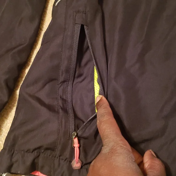 New Balance Women's Running Jacket - Picture 7 of 16